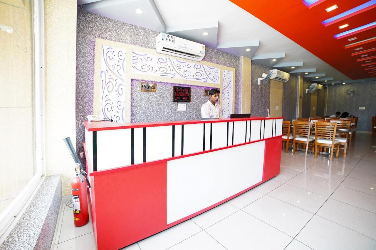Oyo 39539 Hotel Vansh & Restaurant Kashipur Exterior foto
